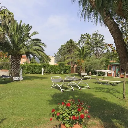 L'albero Del Pepe 1 - Goelba * Marina di Campo